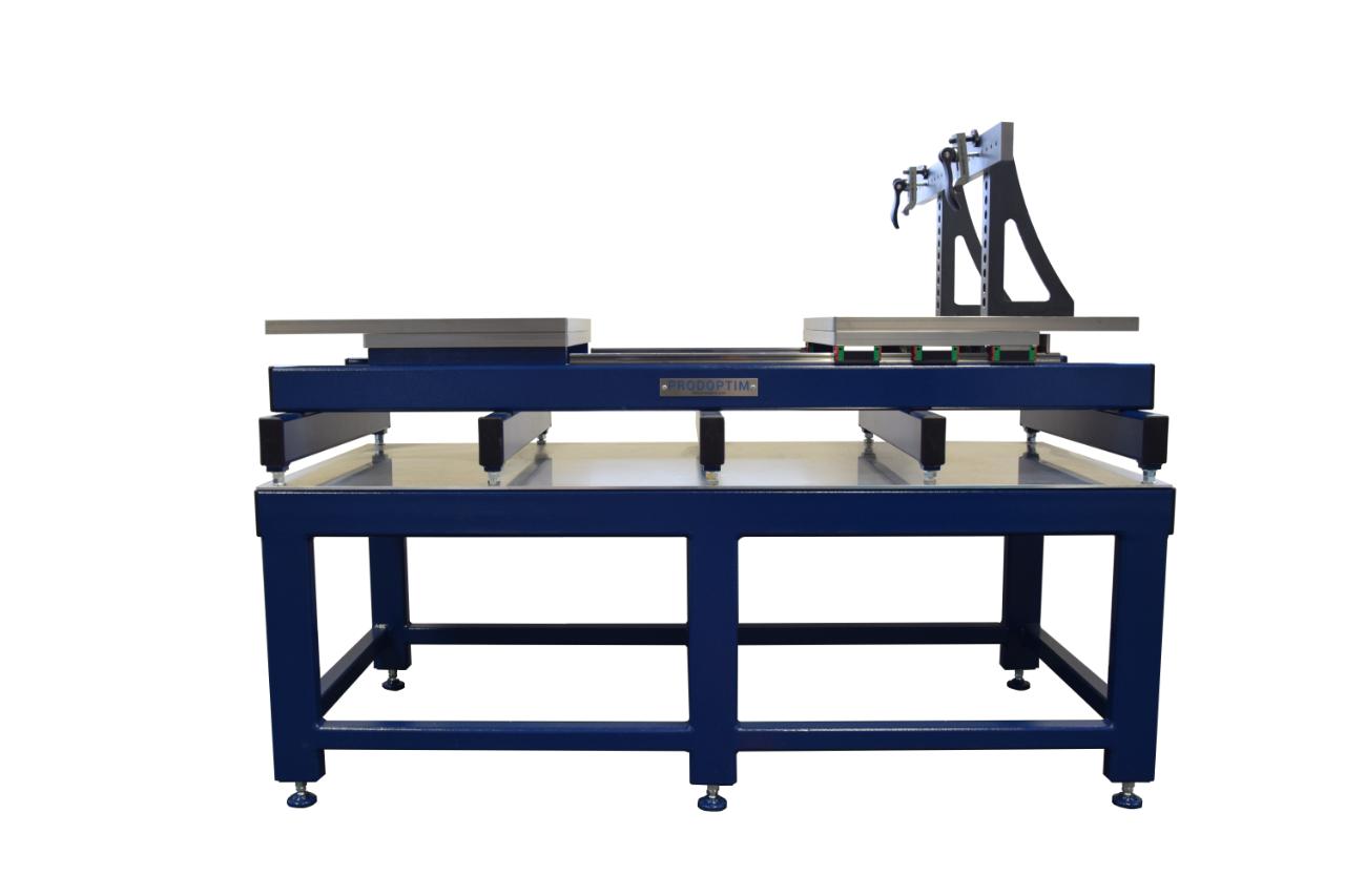 Mesas de apertura y rotación de moldes con placas roscadas M8 para soportes forjados. Carga Max. de 1,5 a 3Tn