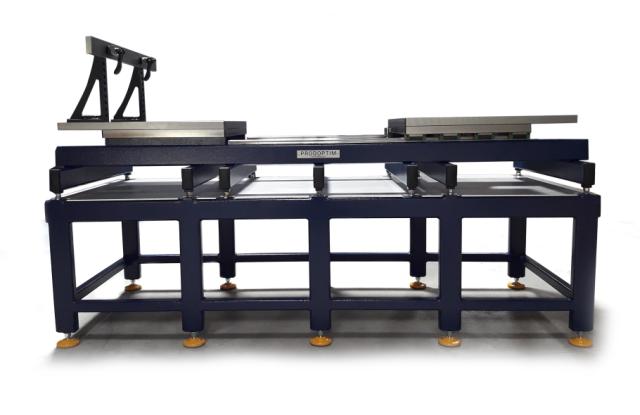 Mesa de apertura y rotación de moldes con soportes forjados. Carga Max. 6Tn