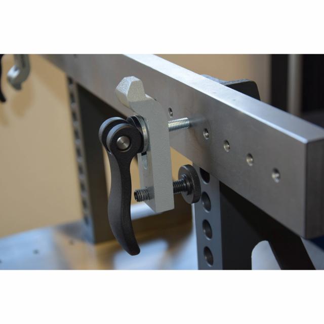 Kits de sujeción para mesas de apertura y rotación de moldes